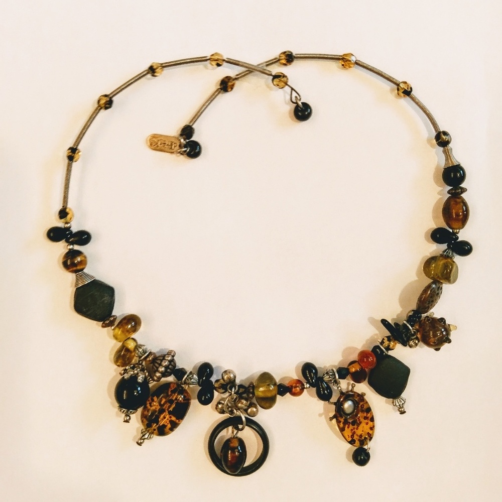 Spring wire choker necklace